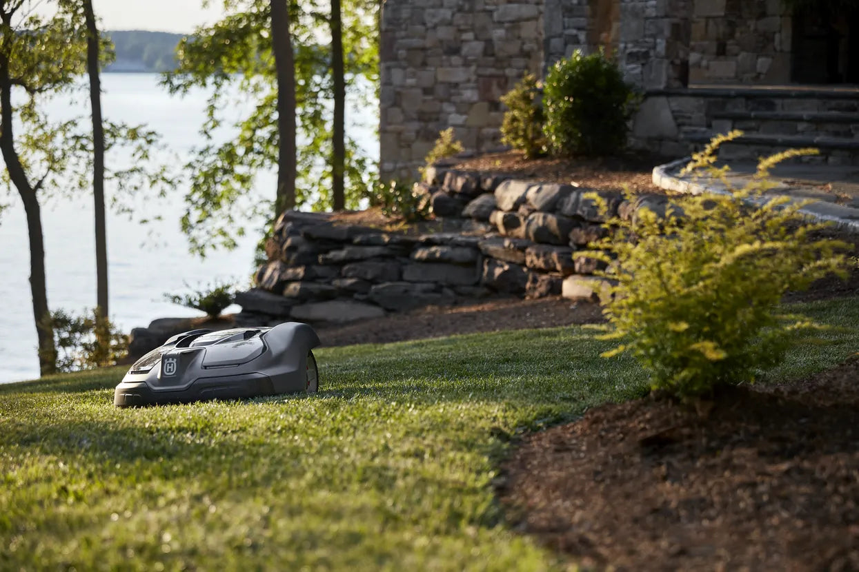 Residential Robotic Lawn Mower Husqvarna AUTOMOWER® 450XH