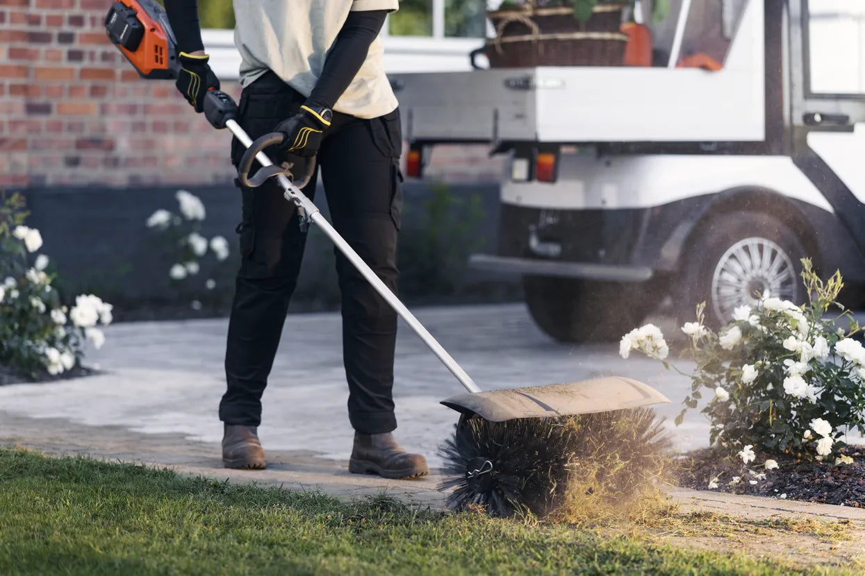 Husqvarna String Trimmer 525iLK (FREE Battery Bli200x and FREE QC500 Charger)