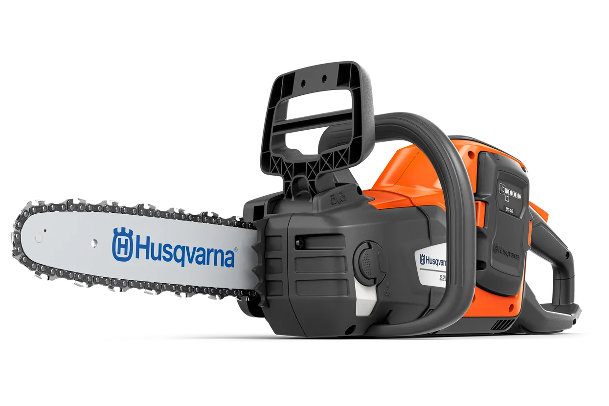 Husqvarna Power Axe 225i (battery and charger included) FREE EXTRA BATTERY