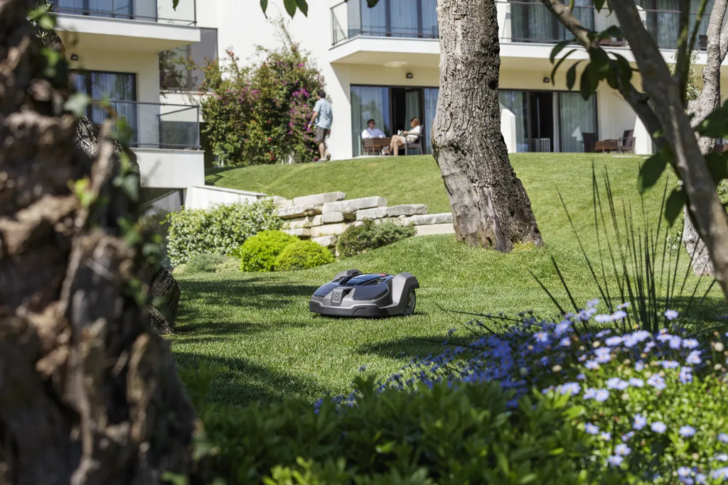 Residential Robotic Lawn Mower Husqvarna AUTOMOWER® 450X