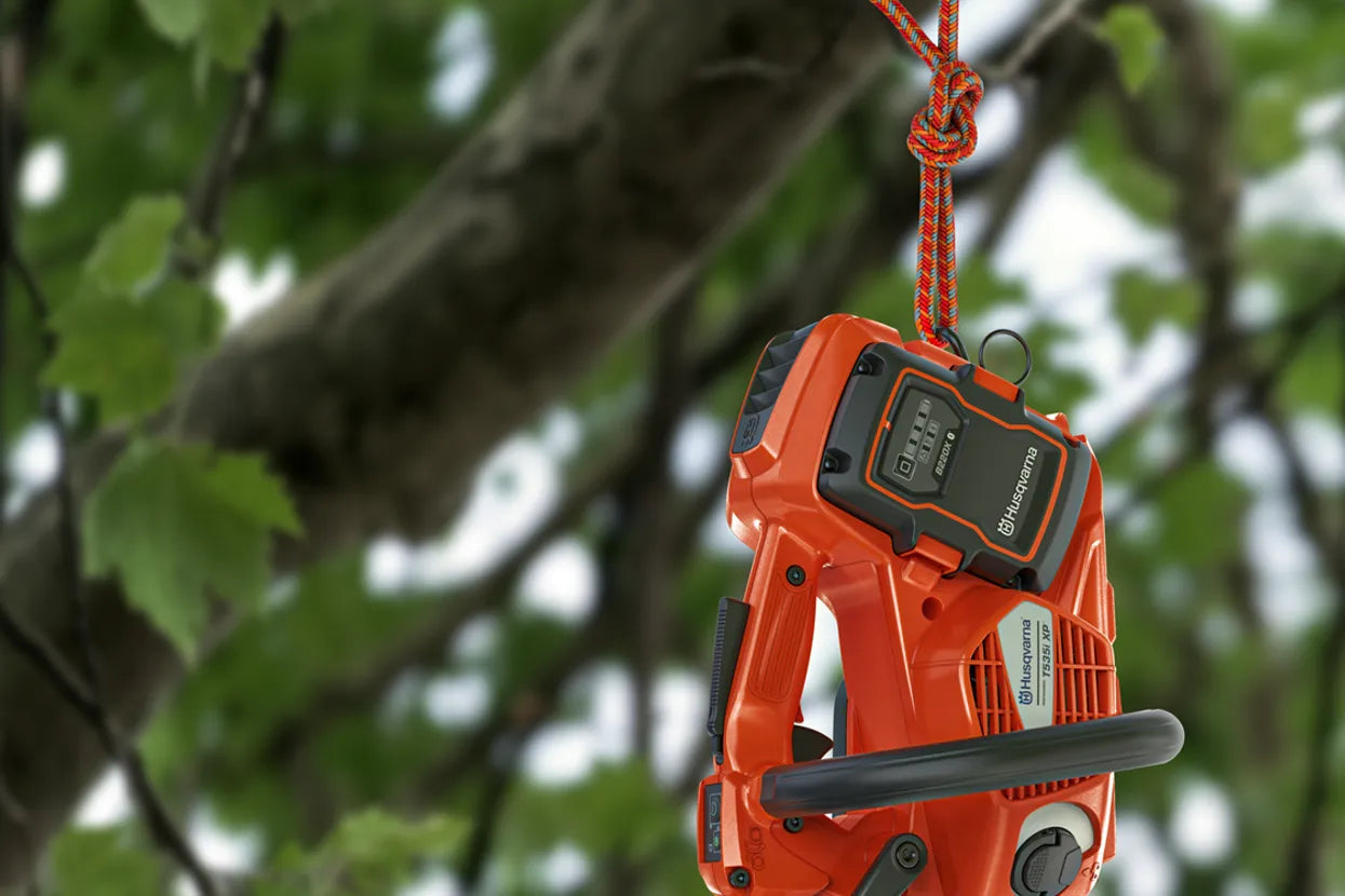 Chainsaw Husqvarna T535i XP® 12 inches  (FREE BATTERY BLI300 & QC500 CHARGER)