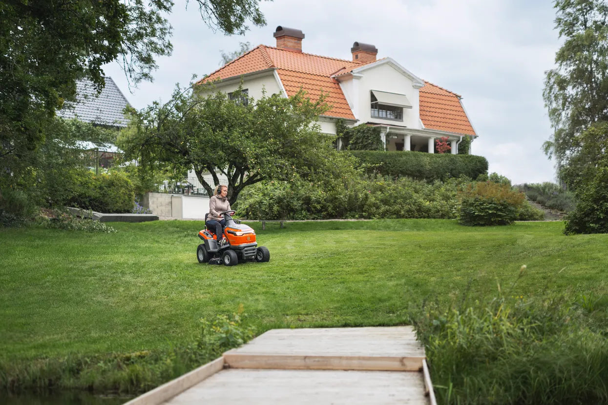 Riding Lawn Mower Husqvarna TS 112