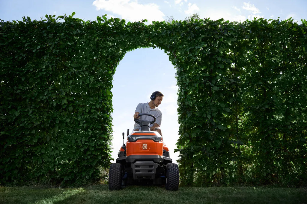 Riding Lawn Mower Husqvarna TS 114