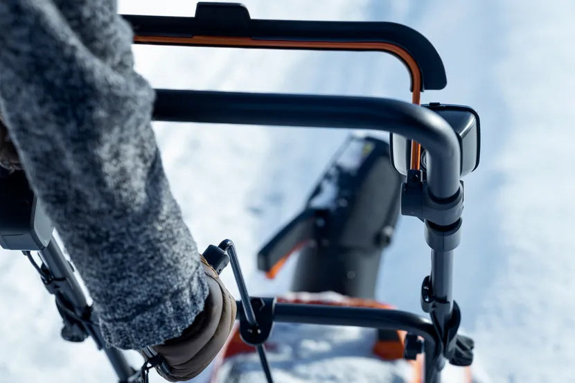 Husqvarna ST 143i Snow Blower (tool only)