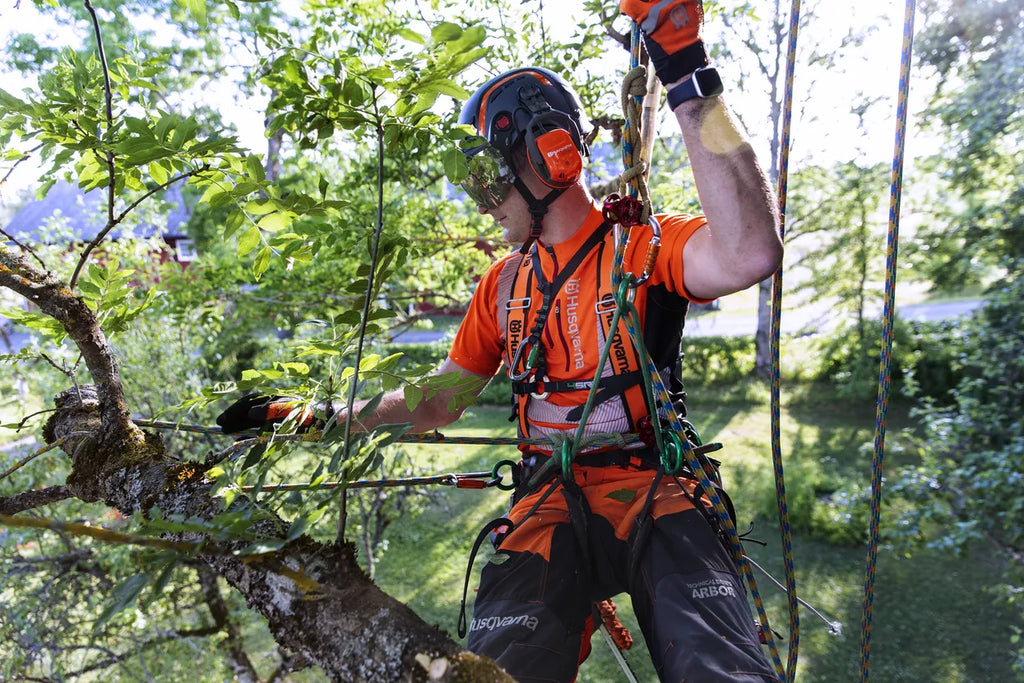 Chainsaw Husqvarna T535i XP® 12 inches  (FREE BATTERY BLI300 & QC500 CHARGER)
